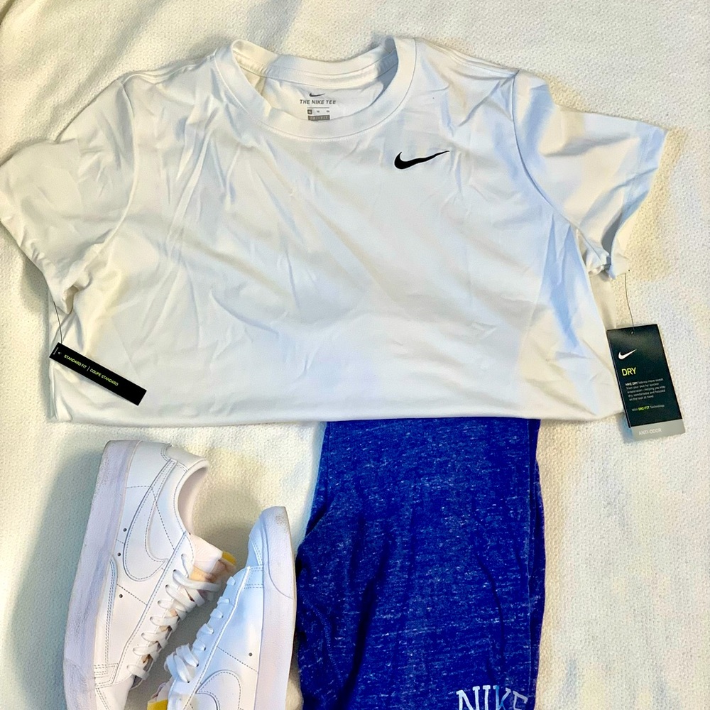 Women’s Nike DryFit Top